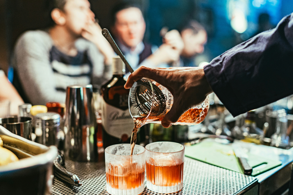 Hög alkoholkonsumtion kopplas till hjärnskador – ny studie varnar för långtidsrisker hjärnskador